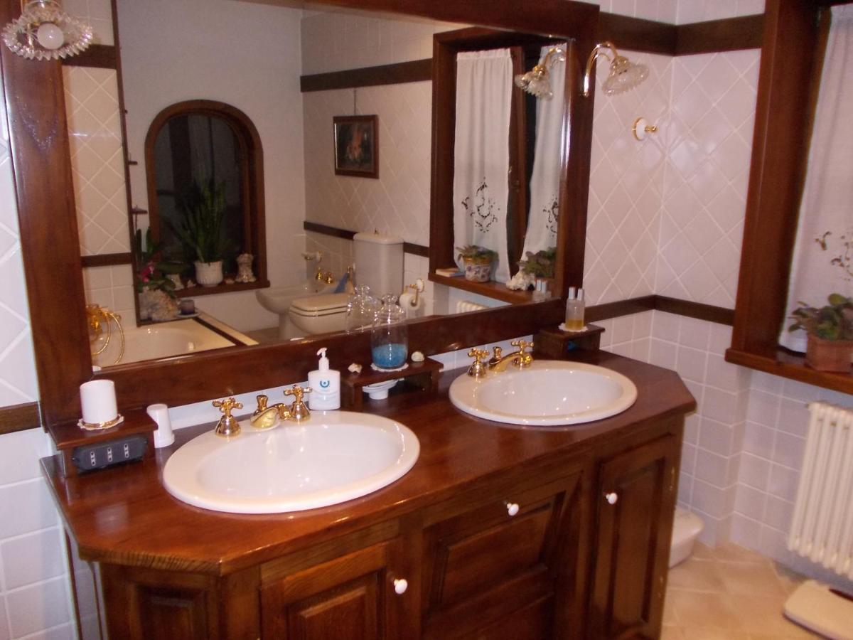 Les Hirondelles Bed & Breakfast Fenis Ngoại thất bức ảnh